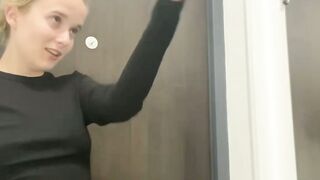 UNBELIEVABLE! The Luckiest Delivery Bro Ever Gets DOWN WITH A LollipopFriendly SINGLE LADY!