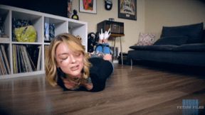Madeline Arrested In Tight Blue Jeans HD 720p MP4