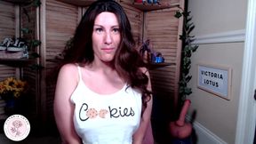 Beautiful MILF and Cookies Big Boobies