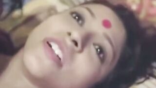 Khoon Bhar Li Gayee Main Agar Kyun Karwai Logo Ko Pati ne Bengali Biwi Ki