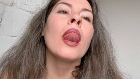 curios tiny guest in her sexy wet mouth mov