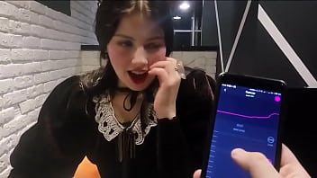 Restaurant rendezvous turns raunchy as girlfriend gets ravished by omni-blast