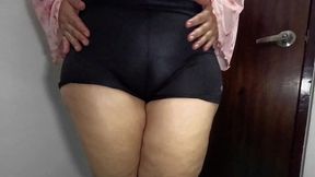el perfecfo culote sexy de mi suegra antes de irse a la cama a descansar
