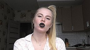 Sexy black lips! MP4