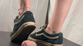 A Shoejob in old Vans sneakers - CBT, Footjob and Shoejob in well worn dirty Vans Snakers - slave - 4k