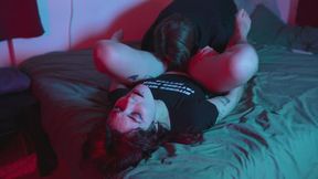 Orgasm Challenge: How many orgasms can this nerdy redhead take?