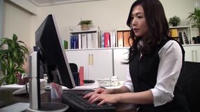 Slurp Session: Horny Lady Boss&#039;s Secretary Sampling Nakadashi