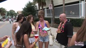 Girls Pee In Public