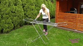 Sneaker-Girl Akira - Drying Rack Crush