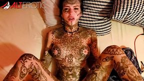 Inked up beauty Amber Luke craves a big penis