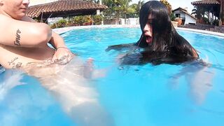 Underwater Bj with a long penis