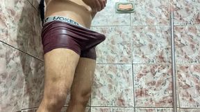 tirei a cueca no banho