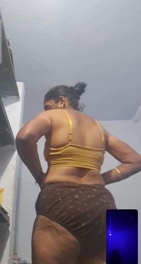 Indian Tamil Aunty Ass Show