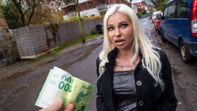 I'm attracted to blonde MILFs and I bumped into Suzi Grande on the streets