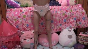 Samara - Wets, Messes, Then Rubs Her Diaper