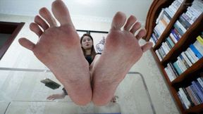 Beautiful and sexy Asian girl Baibai showcases her sexy 40EU big feet16 4K