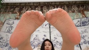 Beautiful Asian girl Xiaoli shows her sexy flexible little feet48 HD