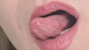 FRENCH KISSING 2 POV M
