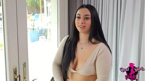 Teen Amateur Explores Porn Cameras and Thick Stamina