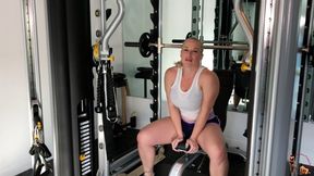 Goddess Anat Teases The Wimpy Gym Perv mobile