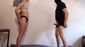 Ballbusting in heißer CK Unterwäsche