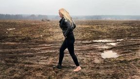 Muddy foot, one shoe walk, walking on muddy field without boot, frozen foot