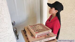 Turned On men Jay Romero and Rion King ordered a pizza