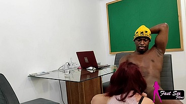 SURUBA COM A PROFESSORA INES VENTURA A ALUNA NOVA RUIVA MARY REDQUEEN E O TRAVESSO JEFAO - SURUBA WITH TEACHER INES VENTURA, NEW STUDENT MARY REDQUEEN AND NAUGHTY JEFAO