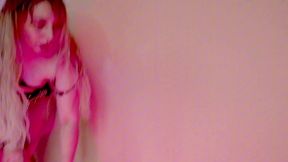 milf in boots masturbates