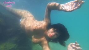 8 minutes underwater in the sea
