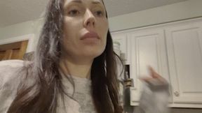 Daphne Kitchen Hiccups 4K