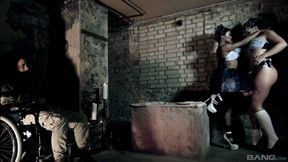 Ebony and ivory Maisie Rain & Kiki Minaj do lesbian stuff in basement