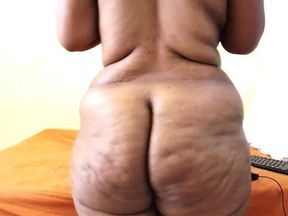 Jack off to my ginormous ass completely naked and clapping