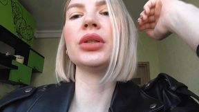 BIG LIPS IN LEATHER!
