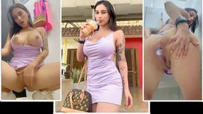 23-Year-Old Colombian Girl Masturbates at Mall (JENIFERPLAY)