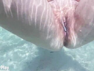 Aged cunt creampie underwater cum inside
