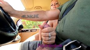jean pallett disfrutando en su carro las hermosas nalgas de shany sky