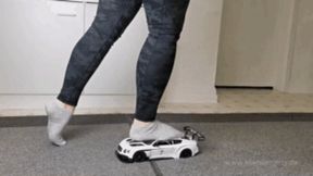 Sneaker-Girl Mila - Bentley Toycar Crush