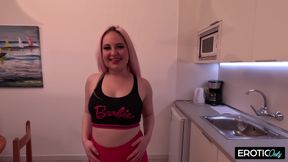 German Teen Loves Cum on Pizza After Assfuck!