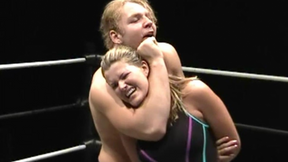 EMERGENCY - Janelle Sinclaire vs Jon Moxley