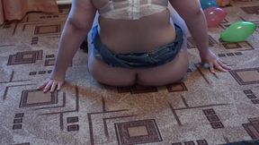 Girl bursts inflatable balls with her big ass and masturbates