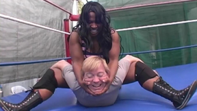 YOU CAN&#039;T BEAT A BLACK WOMAN! Afrika vs Duncan