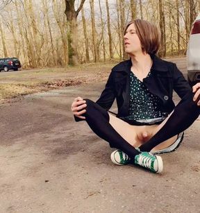 Annemieke public pissing in the park