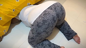 Big Ass Curvy Muslim Hot Stepmom Stuck under Bed Then She want Anal fuck from me! Episode-1