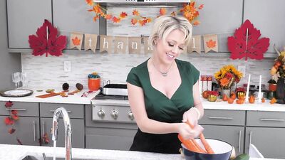 Dee Williams Cooking Turkey - Dee Dee