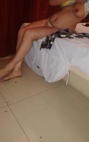 Pussy Showing 089