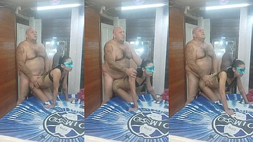 NOVINHA DO INTERIOR GOSTA DE GOZAR GOSTOSO COM O COROA