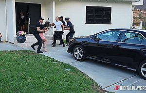 Detective Big-Tits Angela bangs Criminals 4 Cum!