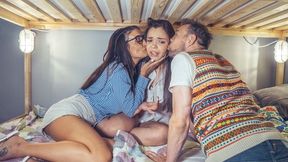 Beauteous Princess Jasmine and Sofia Lee at blowjob porn