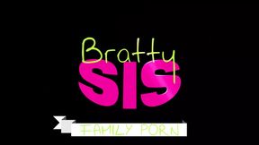 Sharing Stepbros Bed - S32:e4